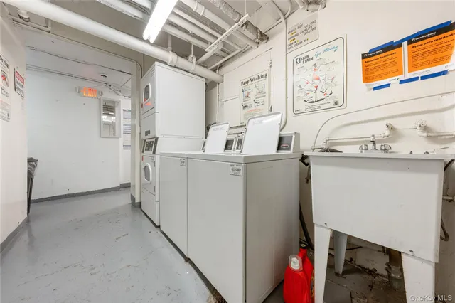 $699,000 | 215 East 77th Street, Unit 4D | Upper East Side