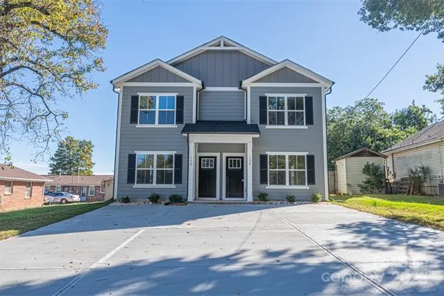 $429,000 | 128 18th St Place Northwest, Hickory, NC 28601