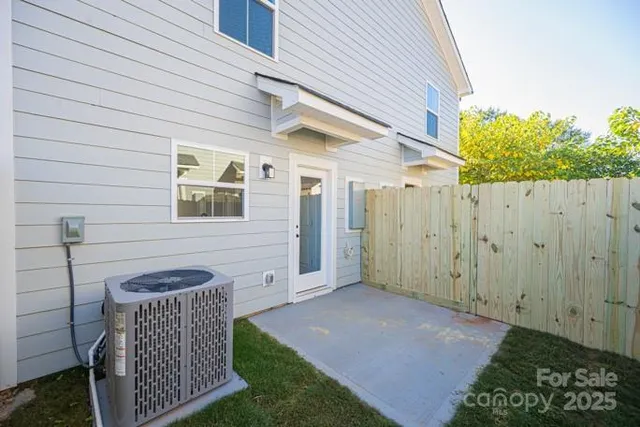 $429,000 | 128 18th St Place Northwest, Hickory, NC 28601