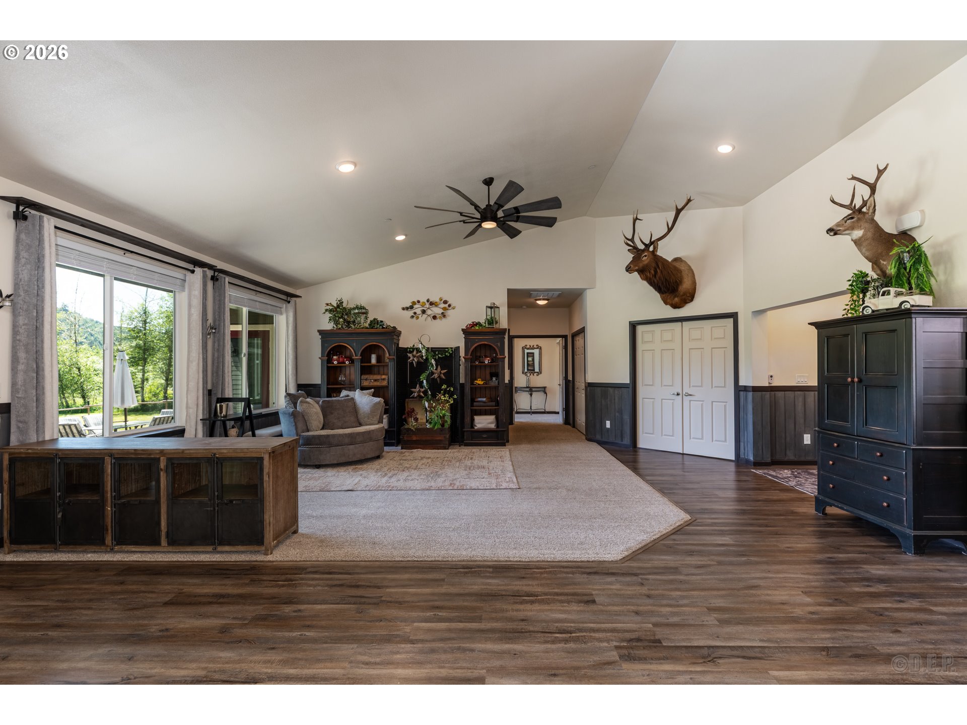 18210 Seigert Road Vernonia, OR 97064 - Photo 9 of 44 Living Room