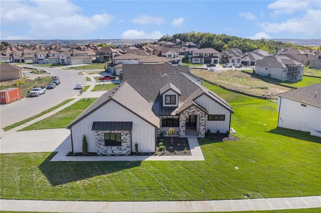 $939,950 | 5163 Northwest 47th Street, Riverside, MO 64150