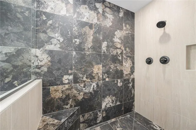 $939,950 | 5163 Northwest 47th Street, Riverside, MO 64150