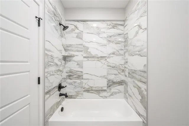 $939,950 | 5163 Northwest 47th Street, Riverside, MO 64150