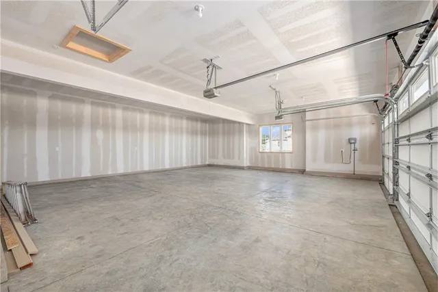 $939,950 | 5163 Northwest 47th Street, Riverside, MO 64150