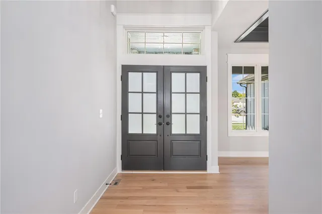 $939,950 | 5163 Northwest 47th Street, Riverside, MO 64150