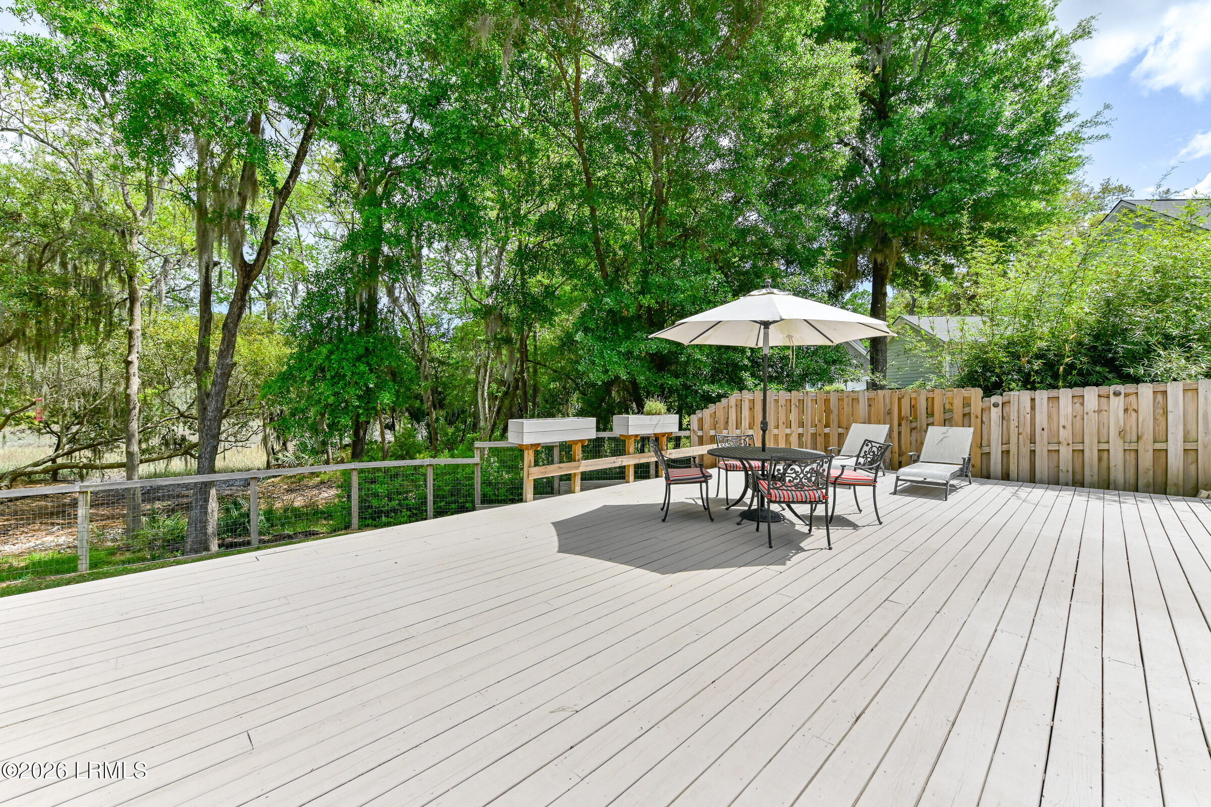 4 Mockingbird Drive Beaufort, SC 29907 - Photo 9 of 43 LARGE back deck