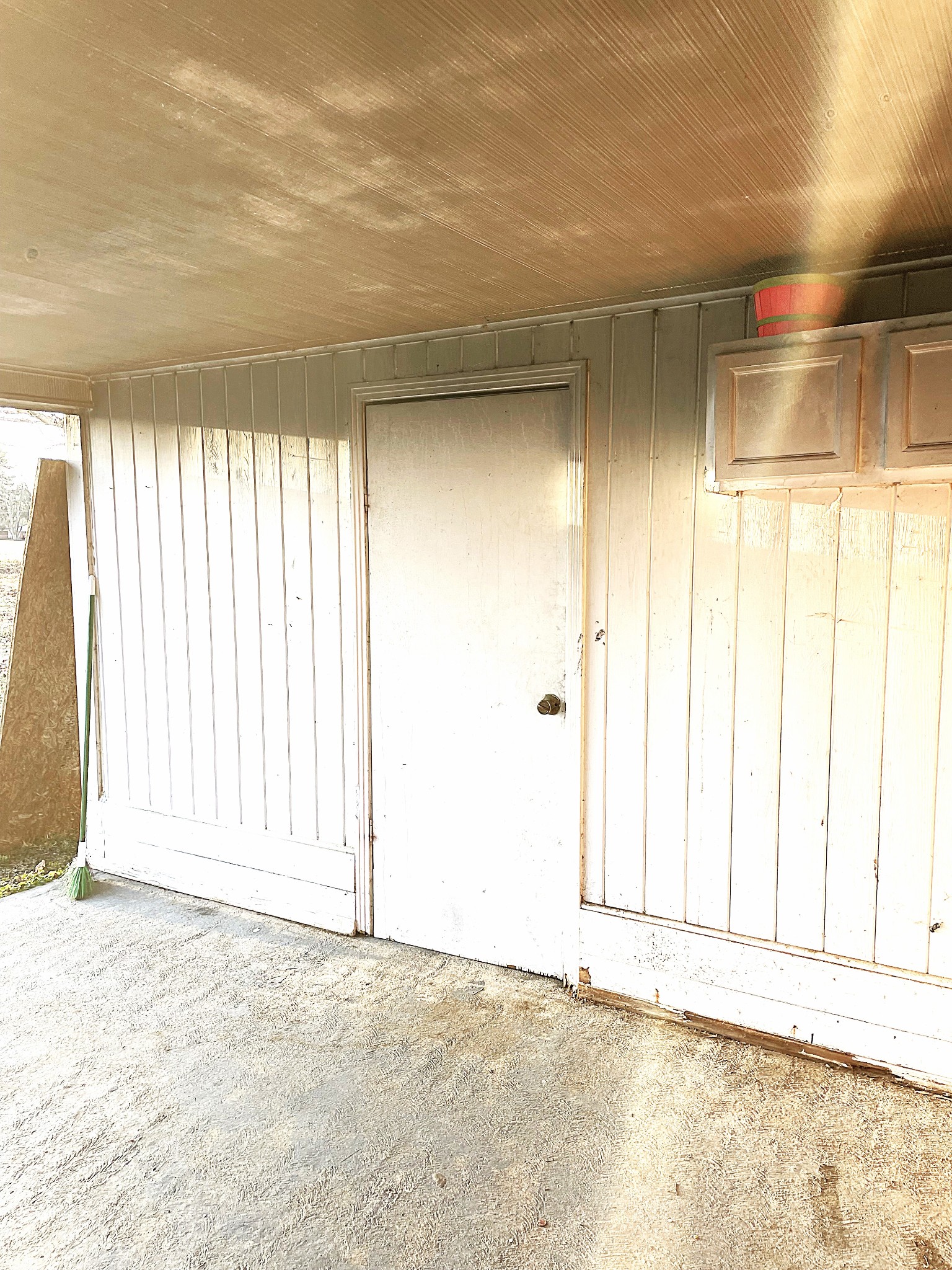 802 Red Boiling Springs Road Lafayette, TN 37083 - Photo 20 of 25 an empty room with a empty space and window