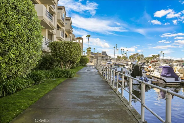 $1,388,888 | 4165 Warner Avenue, Unit 202, Huntington Beach, CA 92649