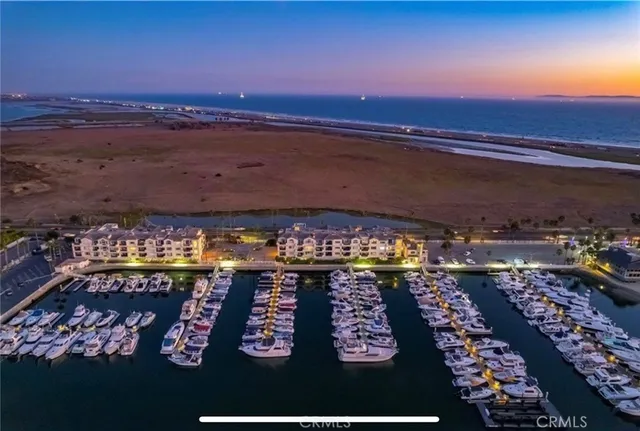 $1,388,888 | 4165 Warner Avenue, Unit 202, Huntington Beach, CA 92649