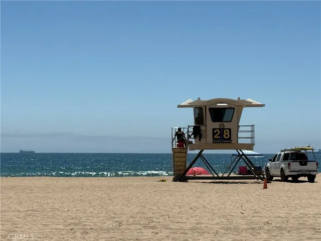 $1,388,888 | 4165 Warner Avenue, Unit 202, Huntington Beach, CA 92649