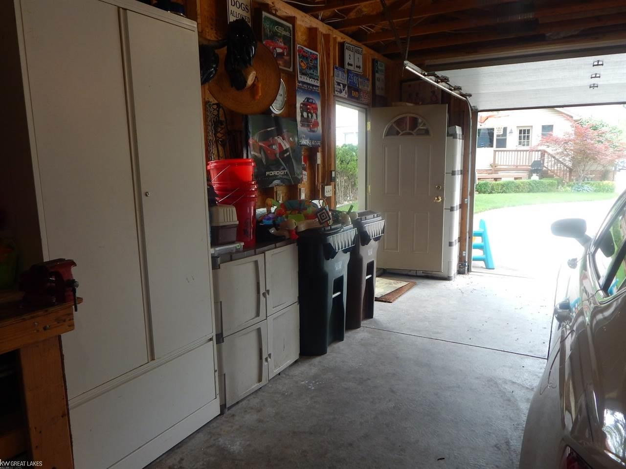 1793 Hampton Road Grosse Pointe, MI 48236 - Photo 49 of 69 31354587-48.JPG
