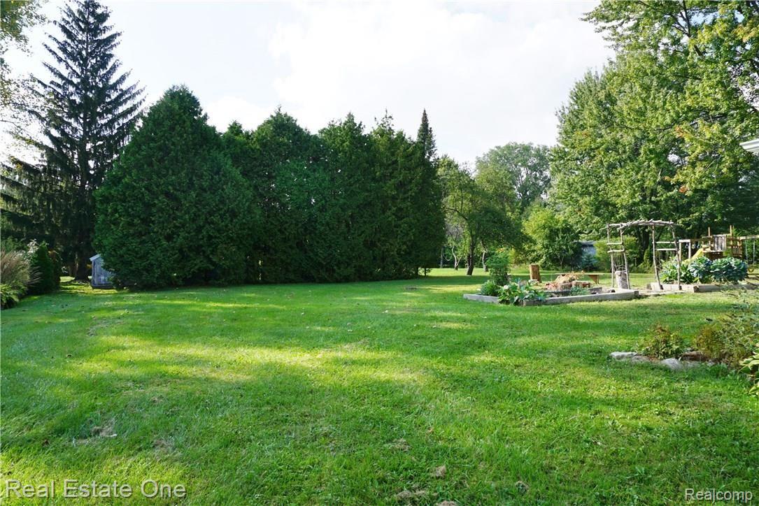 1150 Thames Drive Rochester, MI 48307 - Photo 15 of 17 DSC02115.JPG