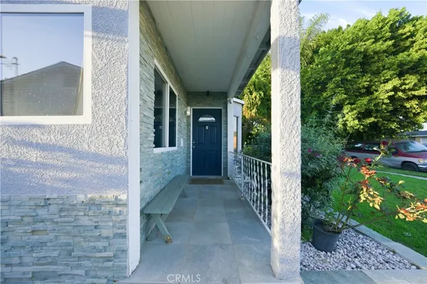 a view of a pathway along the building