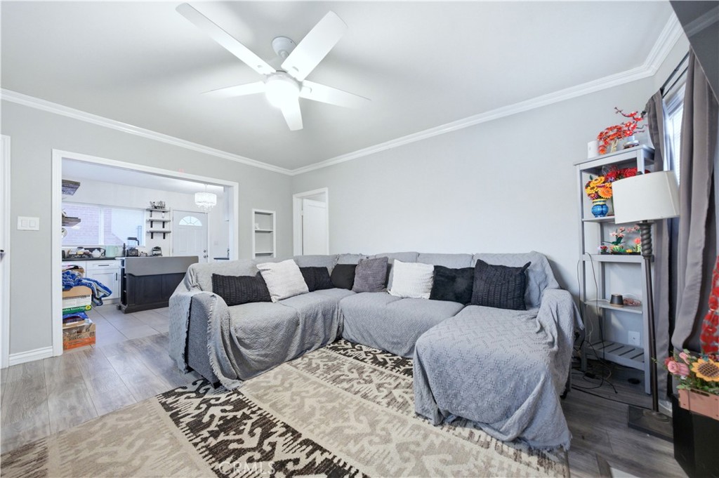 307 South Locust Avenue Compton, CA 90221 - Photo 5 of 35