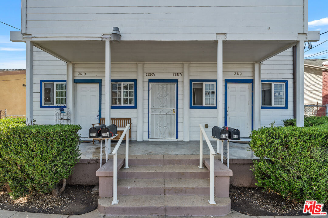 2810 East 6th Street Los Angeles, CA 90023 - Photo 4 of 15