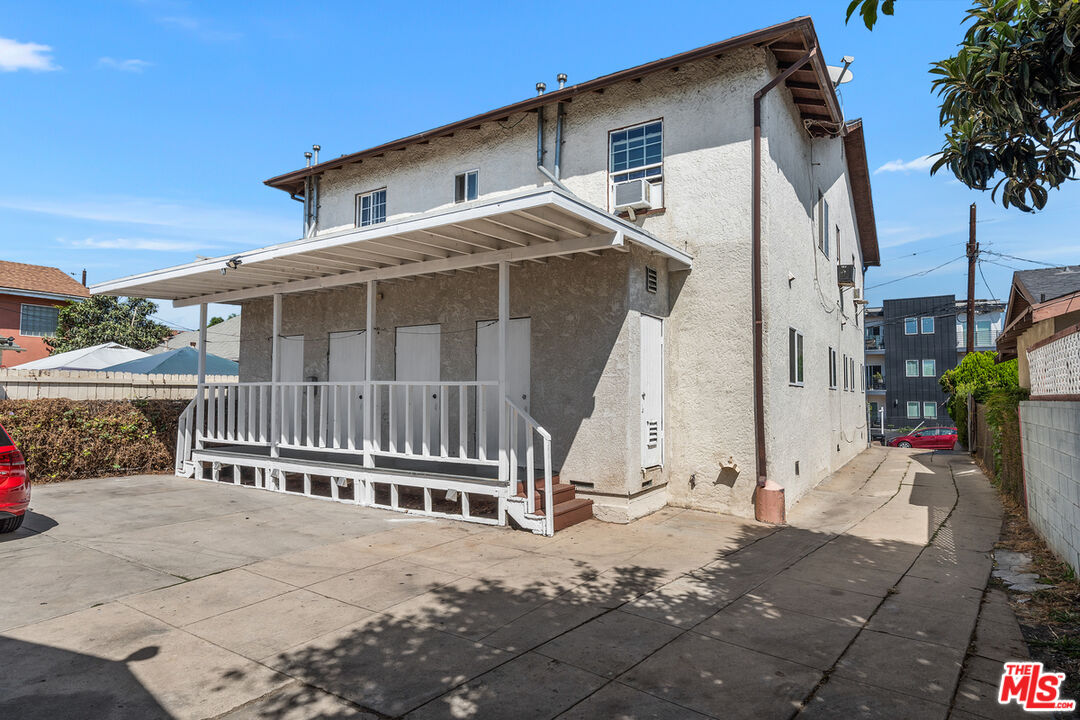 2810 East 6th Street Los Angeles, CA 90023 - Photo 7 of 15