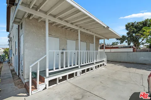 $1,075,000 | 2810 East 6th Street, Los Angeles, CA 90023