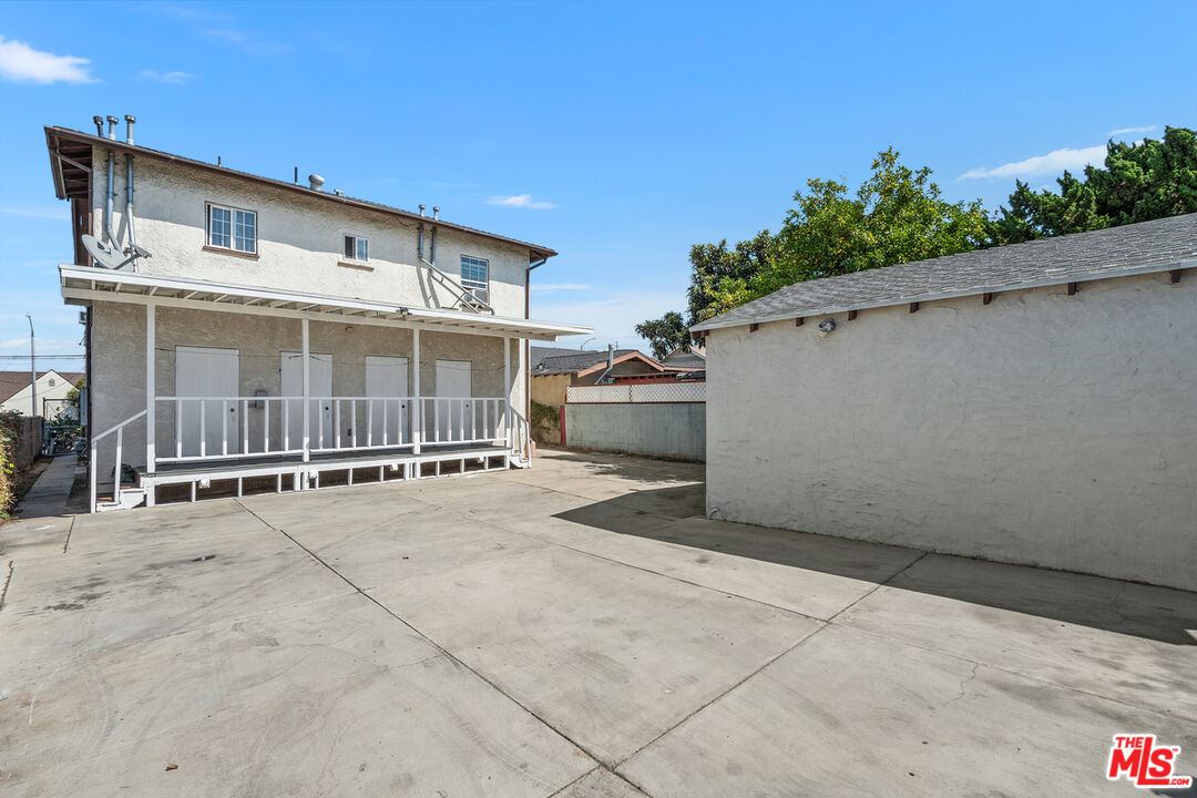 2810 East 6th Street Los Angeles, CA 90023 - Photo 9 of 15