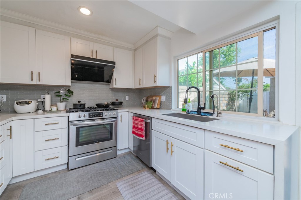 8 Deodar Irvine, CA 92604 - Photo 12 of 44