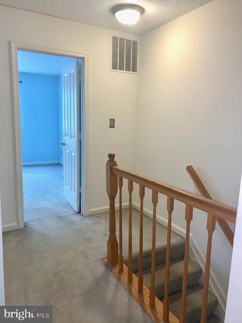 635 Nollmeyer Road Baltimore, MD 21220 - Photo 22 of 31 Upper level hallway