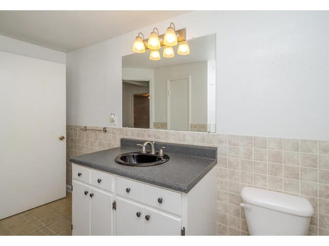3904 Buck Road Augusta, GA 30909 - Photo 34 of 48 Hall bath
