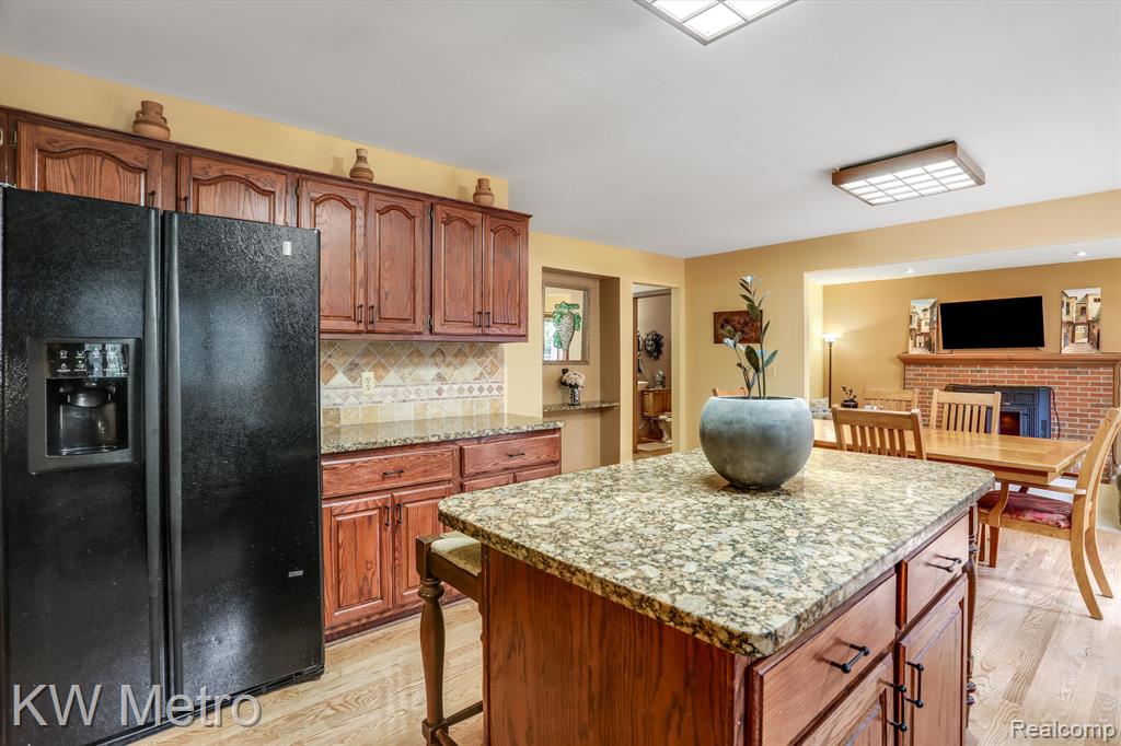1372 Sherborn Court Rochester Hills, MI 48306 - Photo 11 of 48
