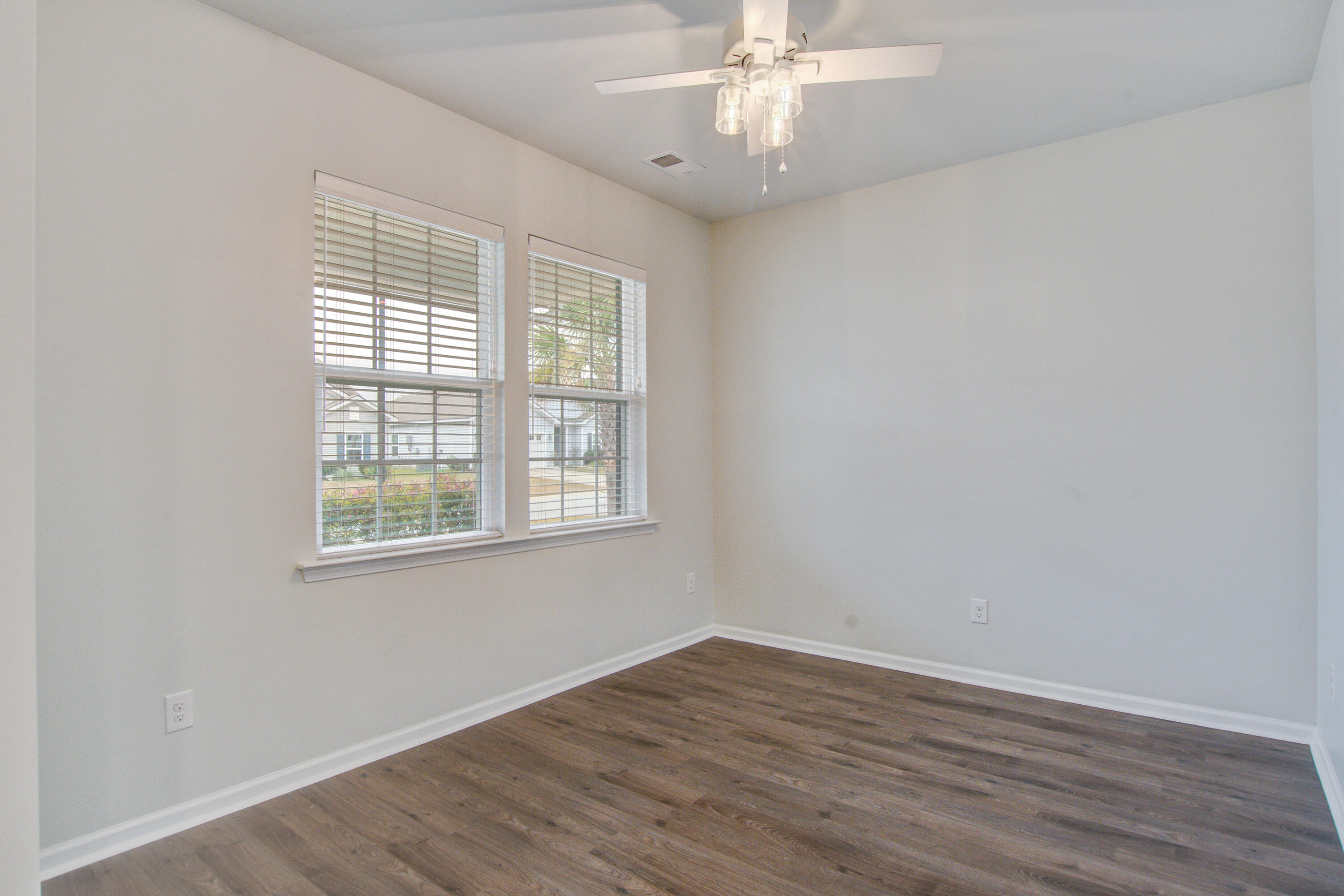 602 Mountain Laurel Circle Goose Creek, SC 29445 - Photo 4 of 31 602 (4)