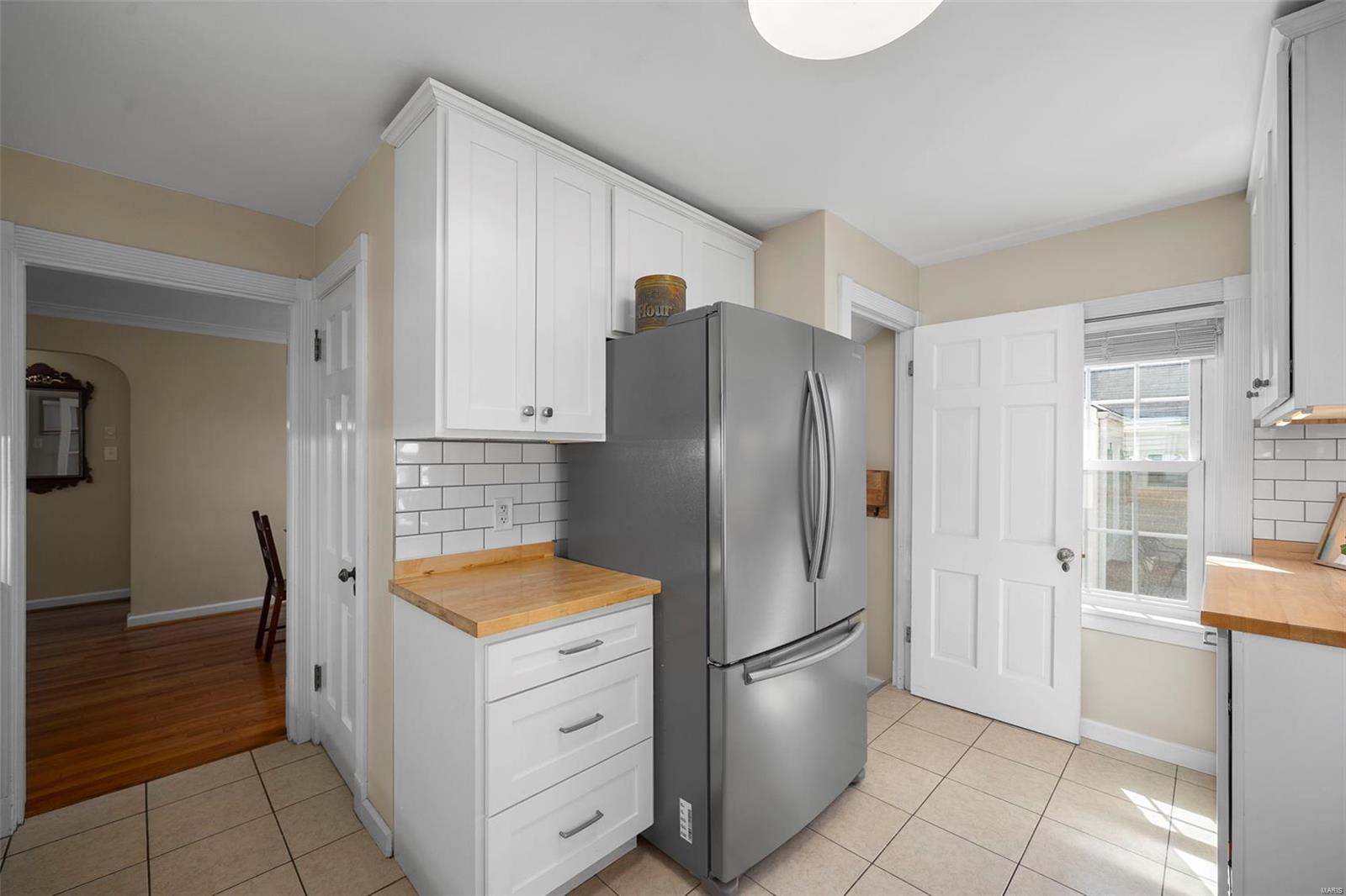 2820 Manderly Drive St. Louis, MO 63144 - Photo 13 of 51