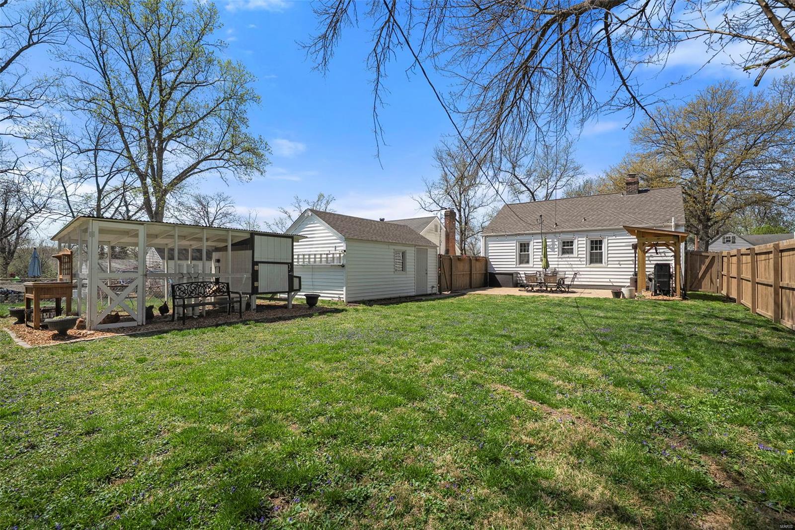 2820 Manderly Drive St. Louis, MO 63144 - Photo 37 of 51