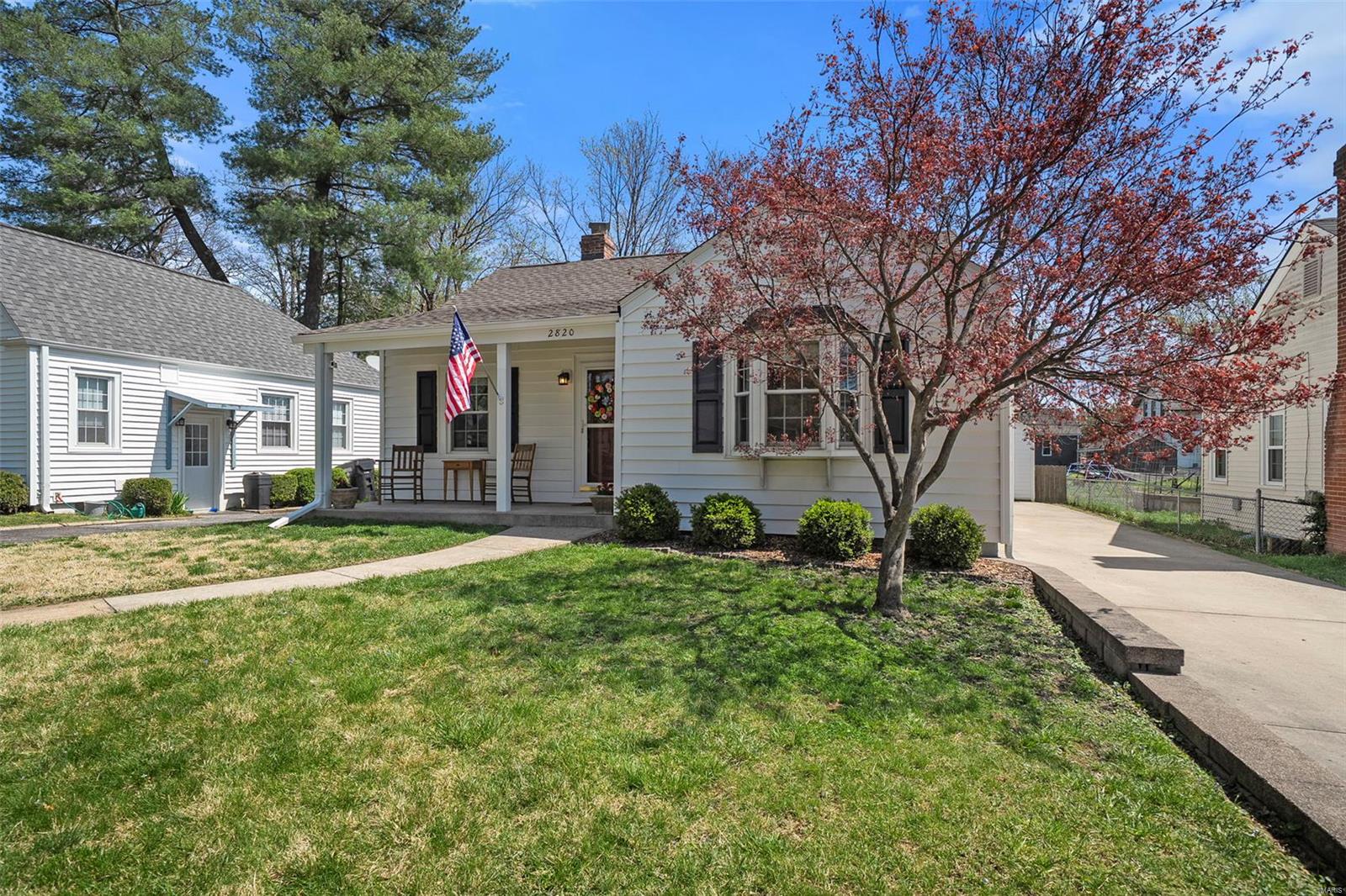 2820 Manderly Drive St. Louis, MO 63144 - Photo 5 of 51