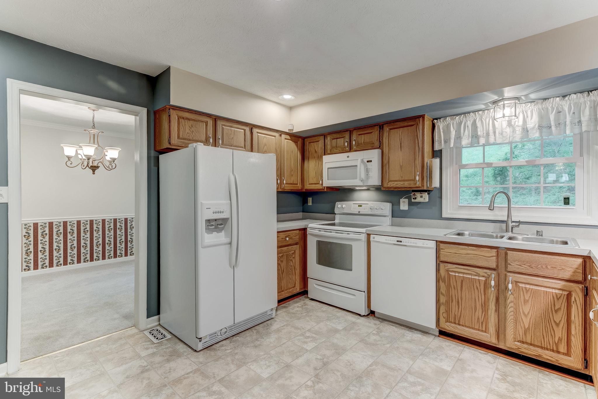 9516 Stoneoak Road Baltimore, MD 21236 - Photo 14 of 54