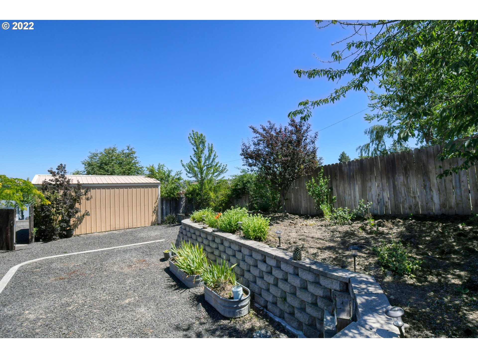 3021 Southwest River View Drive Pendleton, OR 97801 - Photo 29 of 32 a view of a backyard