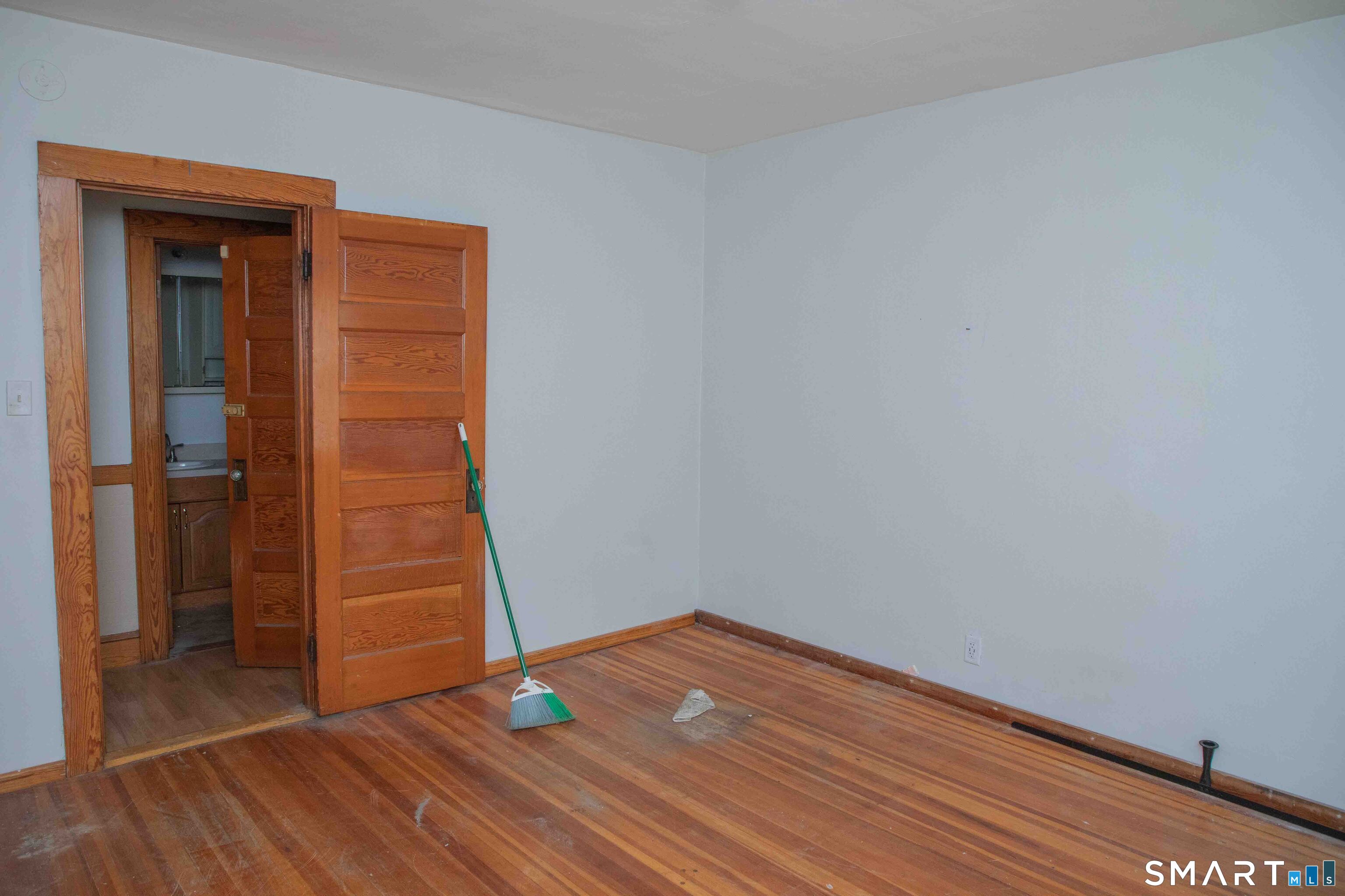 376 Broad Street New Britain, CT 06053 - Photo 14 of 39