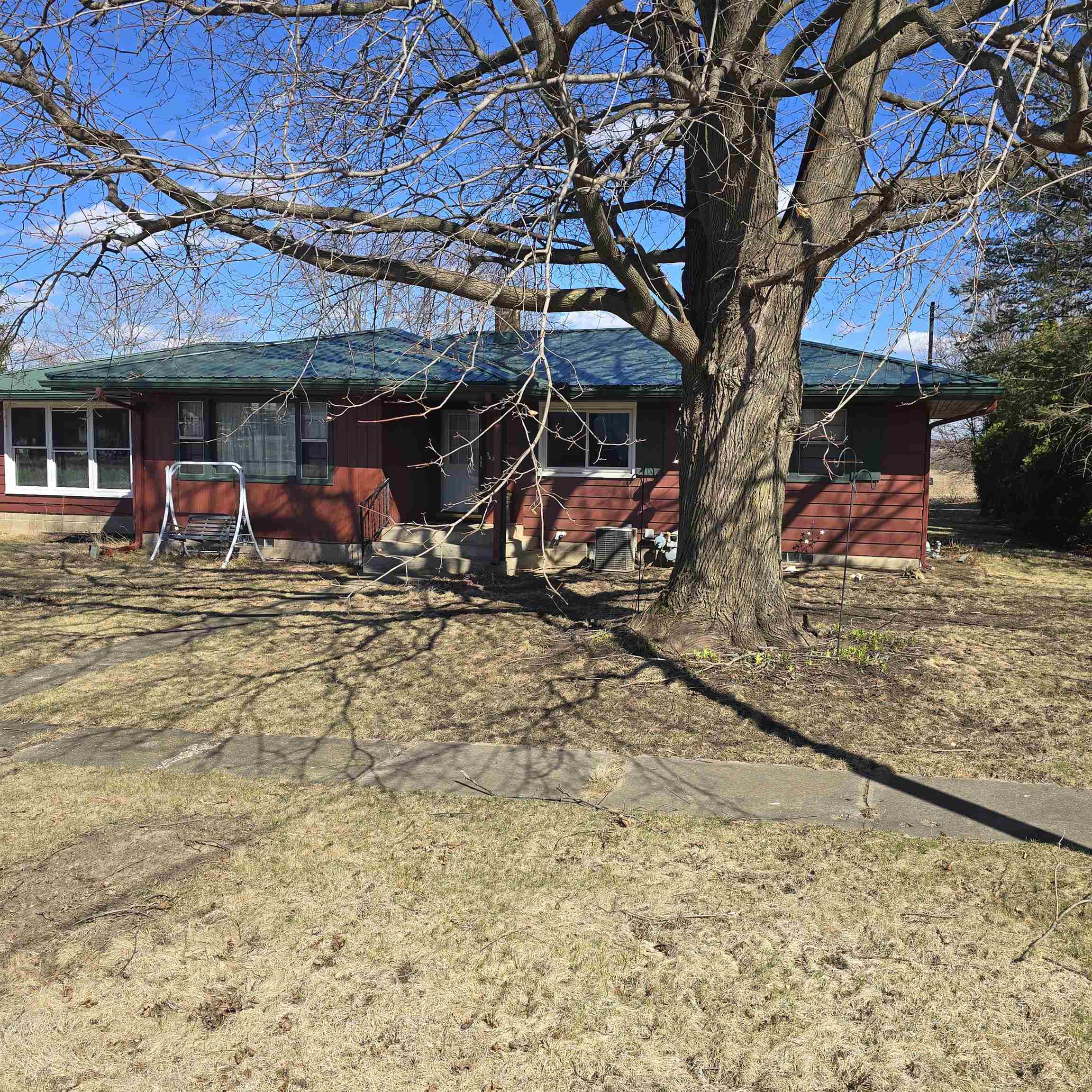 607 Garfield Street Leaf River, IL 61047 - Photo 2 of 25