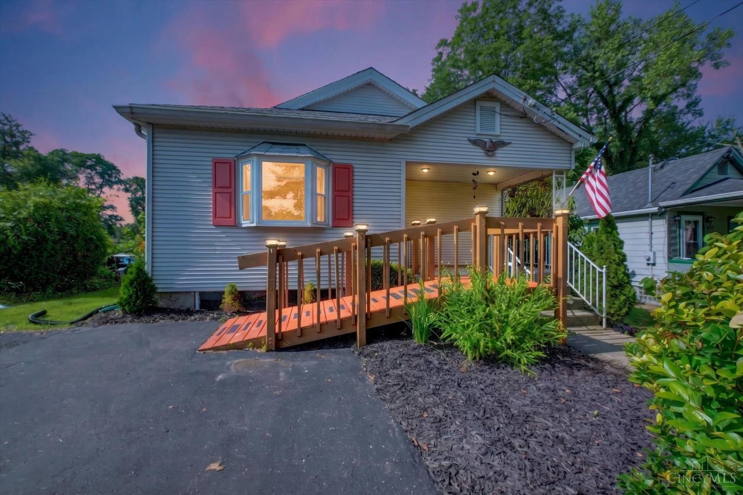 3223 Struble Road Cincinnati, OH 45251 - Photo 2 of 42