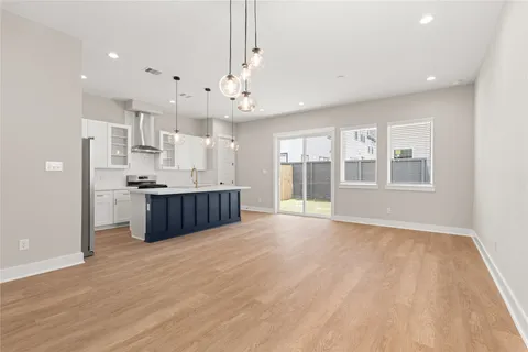 $694,800 | 5925-5927 Wheatley Street, Houston, TX 77091