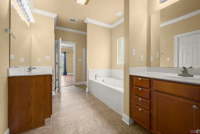 $2,365 | 11414 Pleasant Knoll Drive, Denham Springs, LA 70726