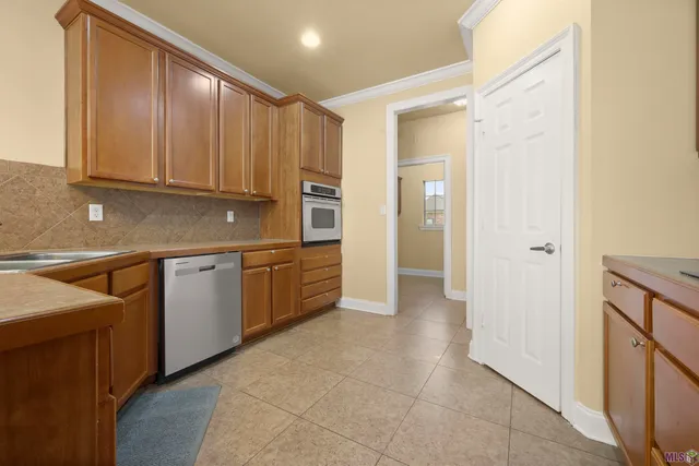 $2,365 | 11414 Pleasant Knoll Drive, Denham Springs, LA 70726