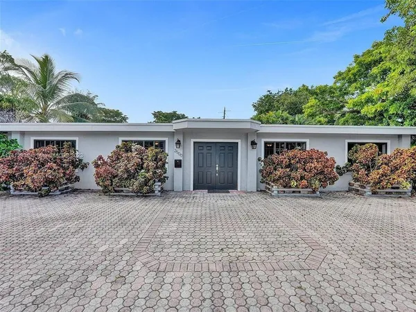 $4,750 | 2500 Northeast 19th Street, Pompano Beach, FL 33062