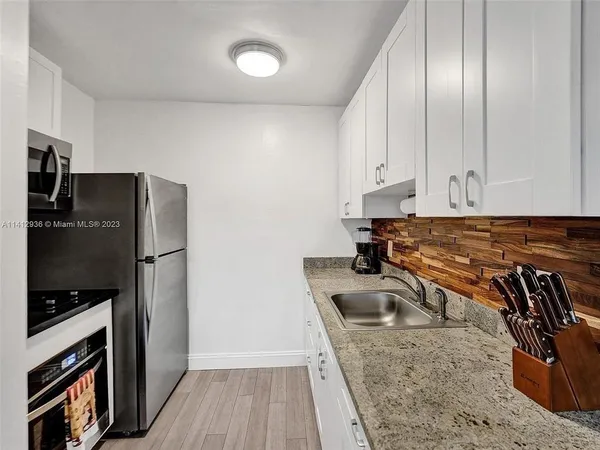 $4,750 | 2500 Northeast 19th Street, Pompano Beach, FL 33062