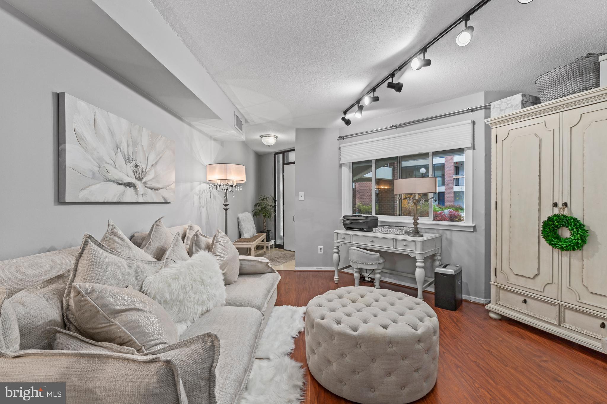 1951 Sagewood Lane, Unit 18 Reston, VA 20191 - Photo 4 of 34