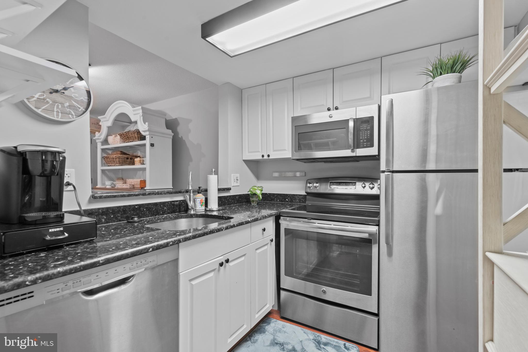 1951 Sagewood Lane, Unit 18 Reston, VA 20191 - Photo 8 of 34