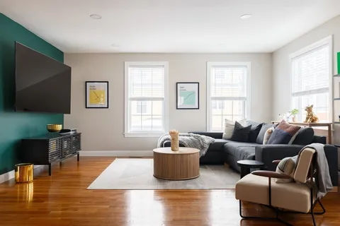 $719,000 | 11 Elbridge Lane, Unit 11, Marblehead, MA 01945