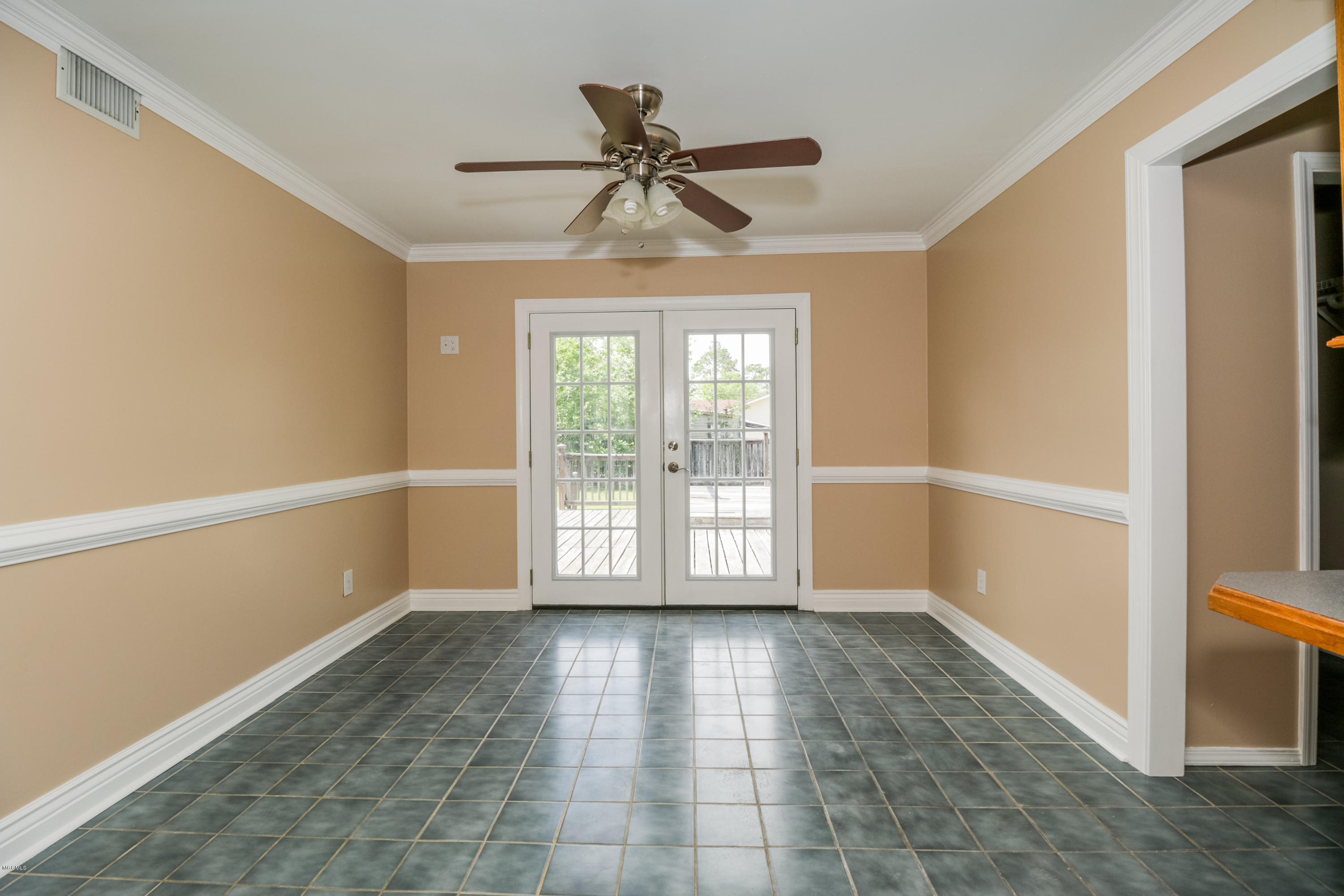 714 Old Pass Road West Long Beach, MS 39560 - Photo 11 of 36 714 Old Pass Road West LB-9234