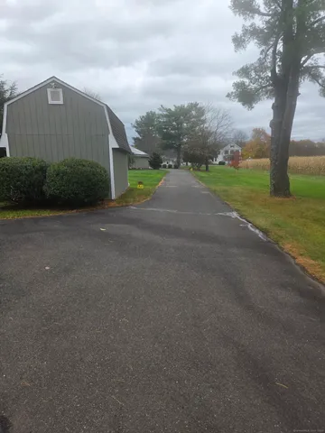 $1,950 | 216 Wells Road, East Windsor, CT 06088