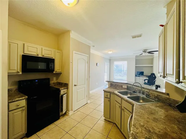 $140,000 | 17942 Villa Creek Drive, Unit 17942, Tampa, FL 33647