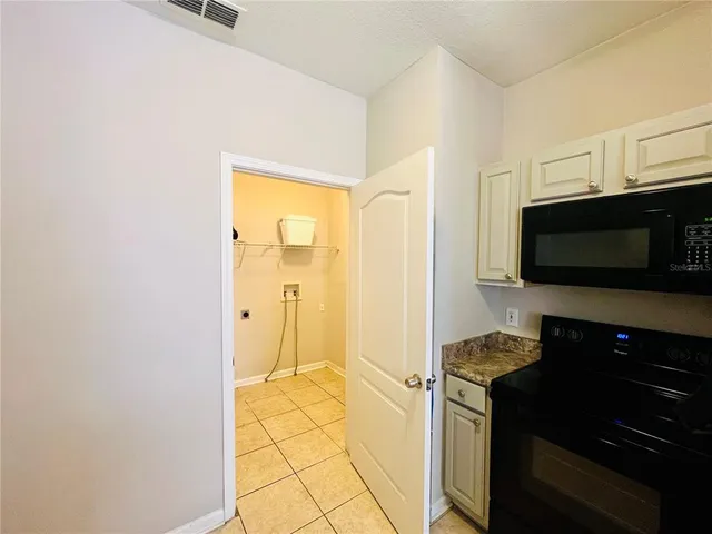 $140,000 | 17942 Villa Creek Drive, Unit 17942, Tampa, FL 33647