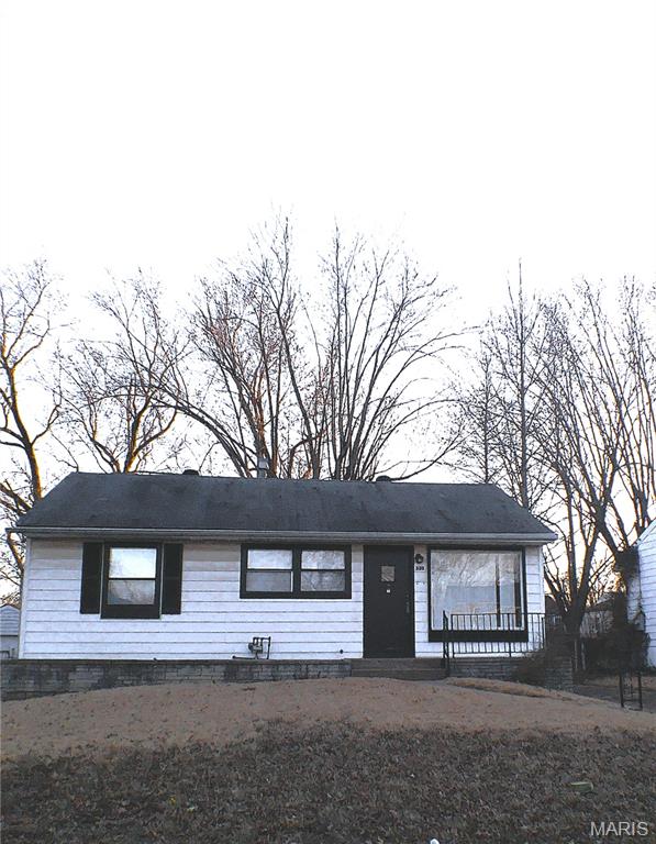 338 Lancashire Road St. Louis, MO 63137 - Photo 1 of 18