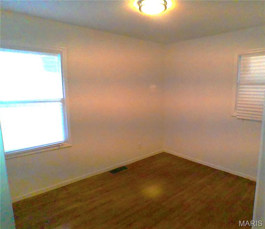 338 Lancashire Road St. Louis, MO 63137 - Photo 11 of 18