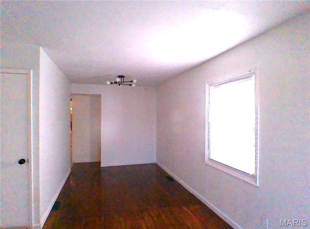 338 Lancashire Road St. Louis, MO 63137 - Photo 3 of 18